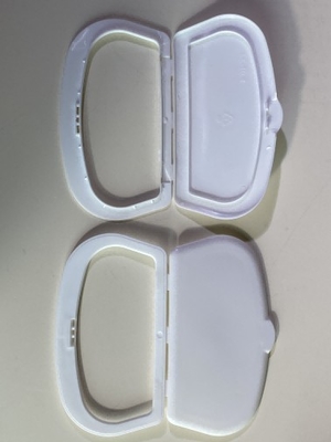 پوشش ضد تبخیر پلاستیکی برای پاک کردن خیس 108 * 60mm شکل بخش