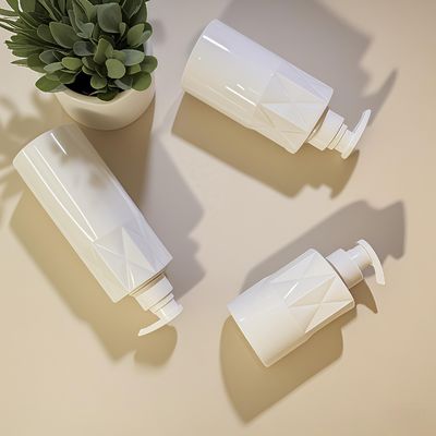 بطری آرایشی PET با شکل شیشه ای با پمپ فشاری و لوگوی سفارشی حداقل سفارش 5000 عدد، تحویل 15-35 روز