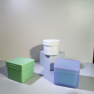 100 ورق پنبه‌ای مراقبت از پوست سفارش عمده شیشه‌های پلاستیکی با آستر PP قابل جدا شدن درجه غذایی برای برندهای لوازم آرایشی/OEM